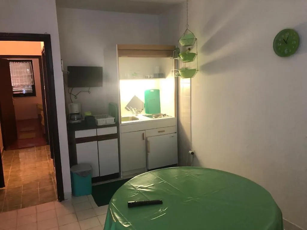 Apartments And Rooms With Parking Space Klenovica, Novi Vinodolski - 5590 Guest house