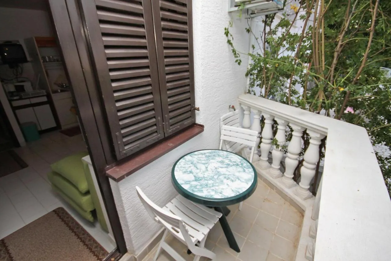 Apartments And Rooms With Parking Space Klenovica, Novi Vinodolski - 5590 3*, Klenovica Croatia